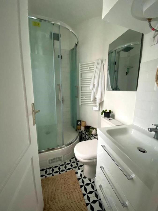 Modern Appartement W/ Tour Eiffel View In The 7Th Paris Exterior photo
